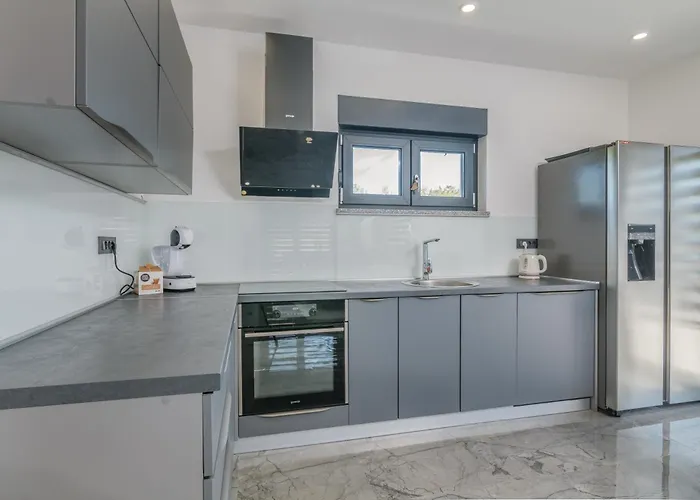Enie Ferienhaus Garica